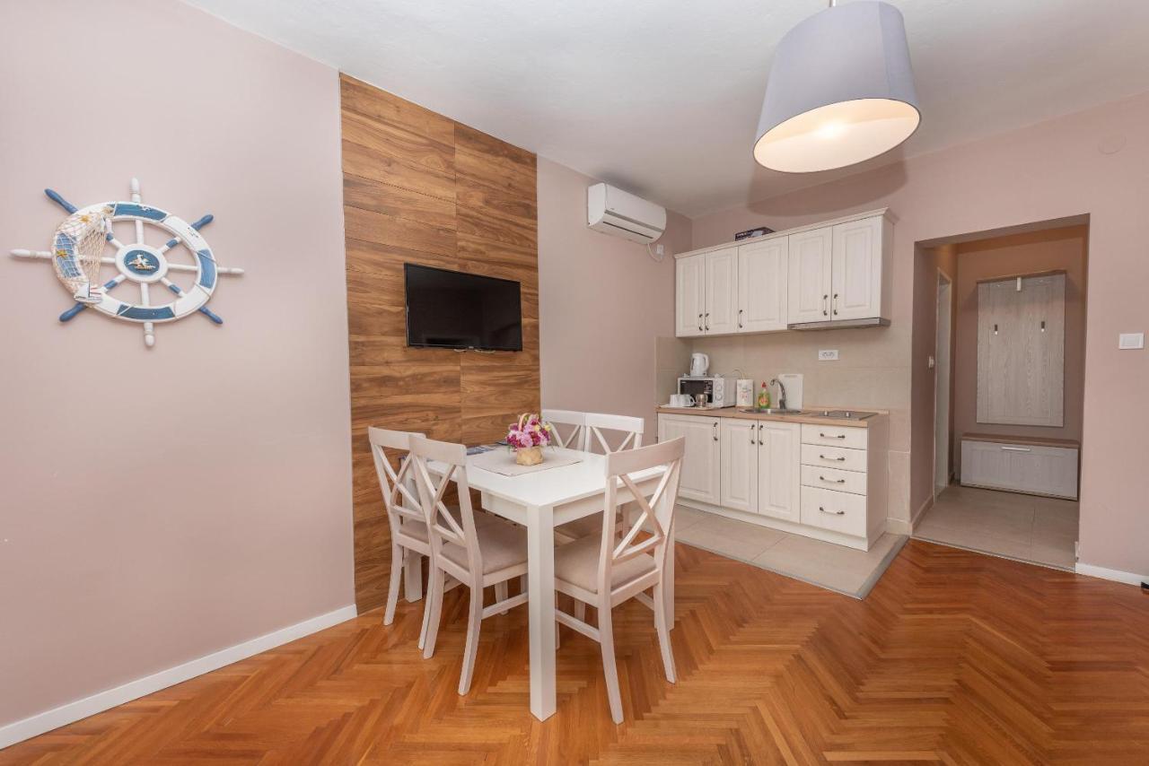 Ioannis Apartments ติวัต ภายนอก รูปภาพ