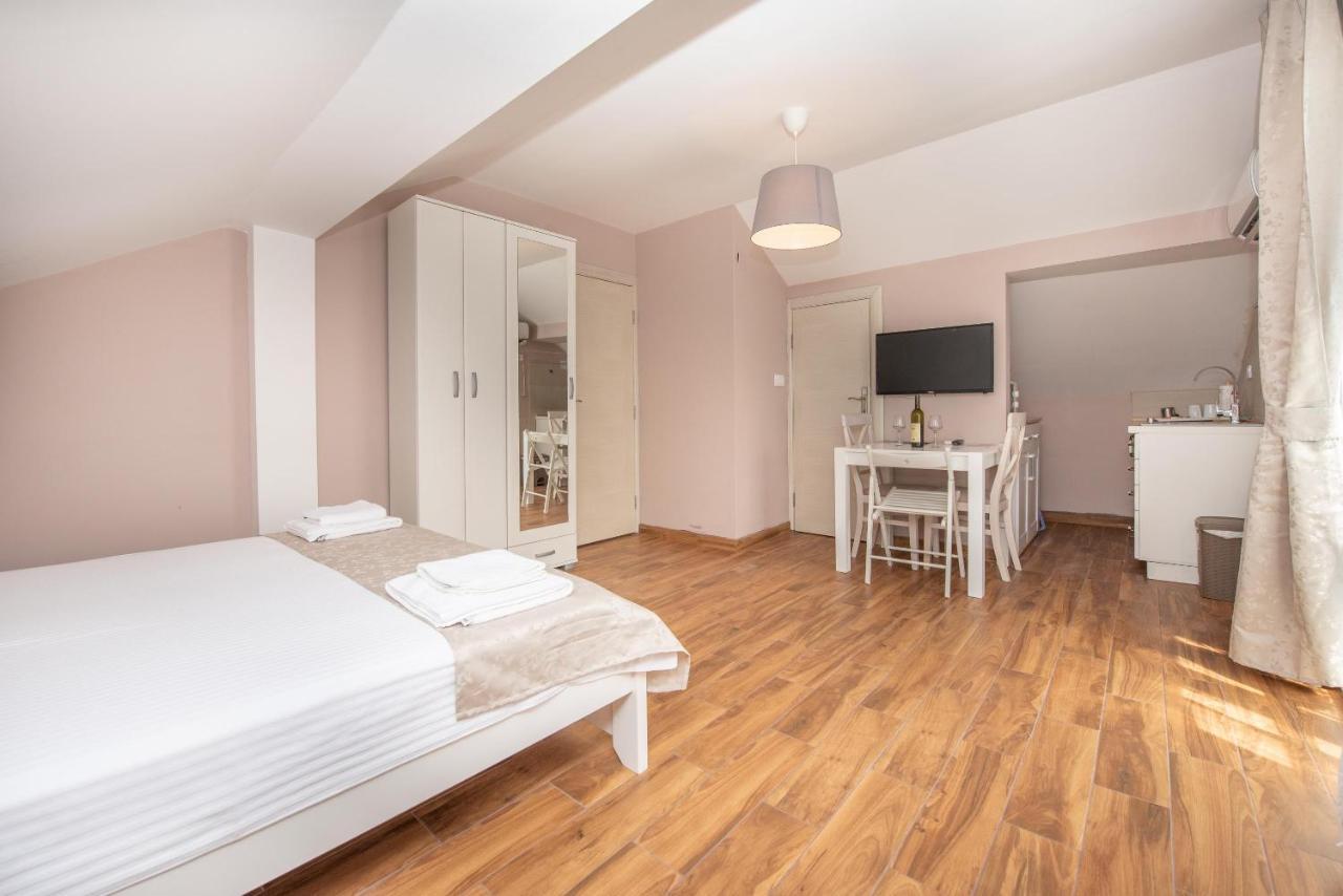 Ioannis Apartments ติวัต ภายนอก รูปภาพ