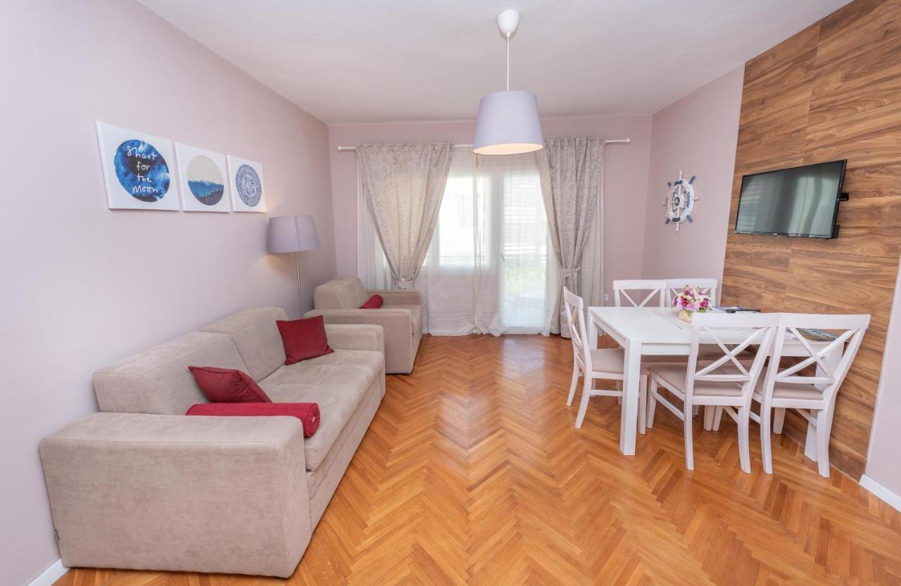 Ioannis Apartments ติวัต ภายนอก รูปภาพ