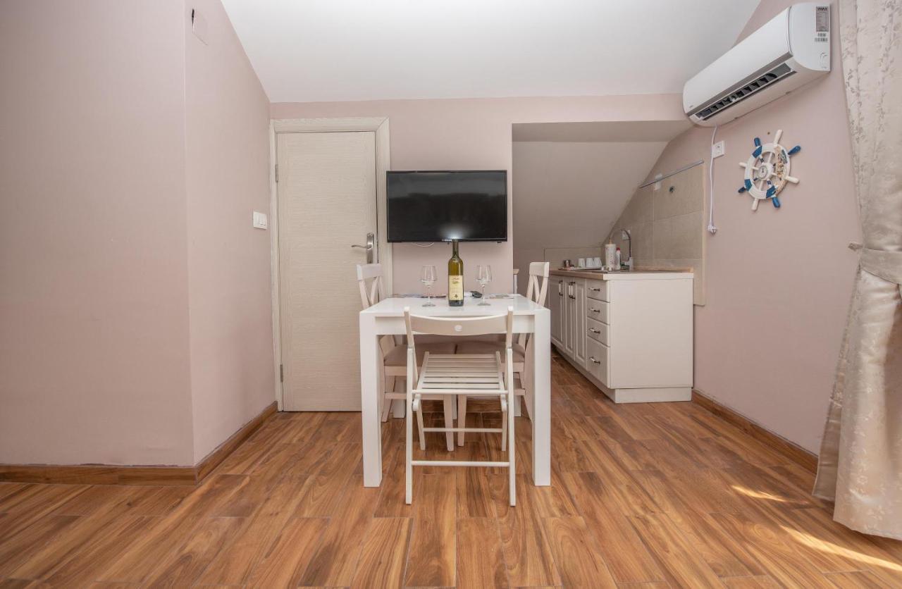 Ioannis Apartments ติวัต ภายนอก รูปภาพ