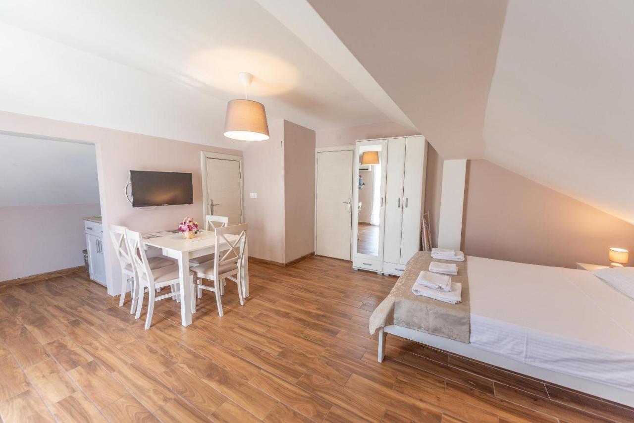 Ioannis Apartments ติวัต ภายนอก รูปภาพ